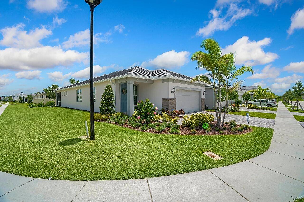 SEASONAL RENTAL FULLY AND COMPLETELY LOADED WITH EVERYTHING !