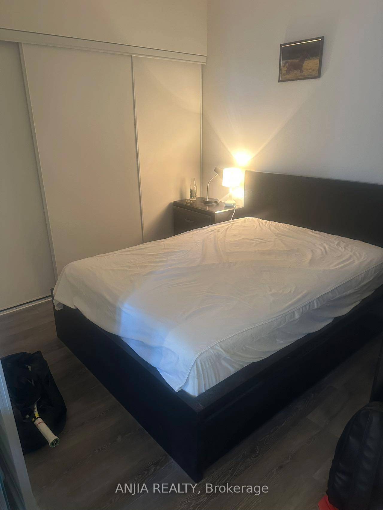 Shared Accommodation This unit is 2 bed 2 Bath, tenant use 1bed amp ; 1bath exclusively and share living room and kitchen.