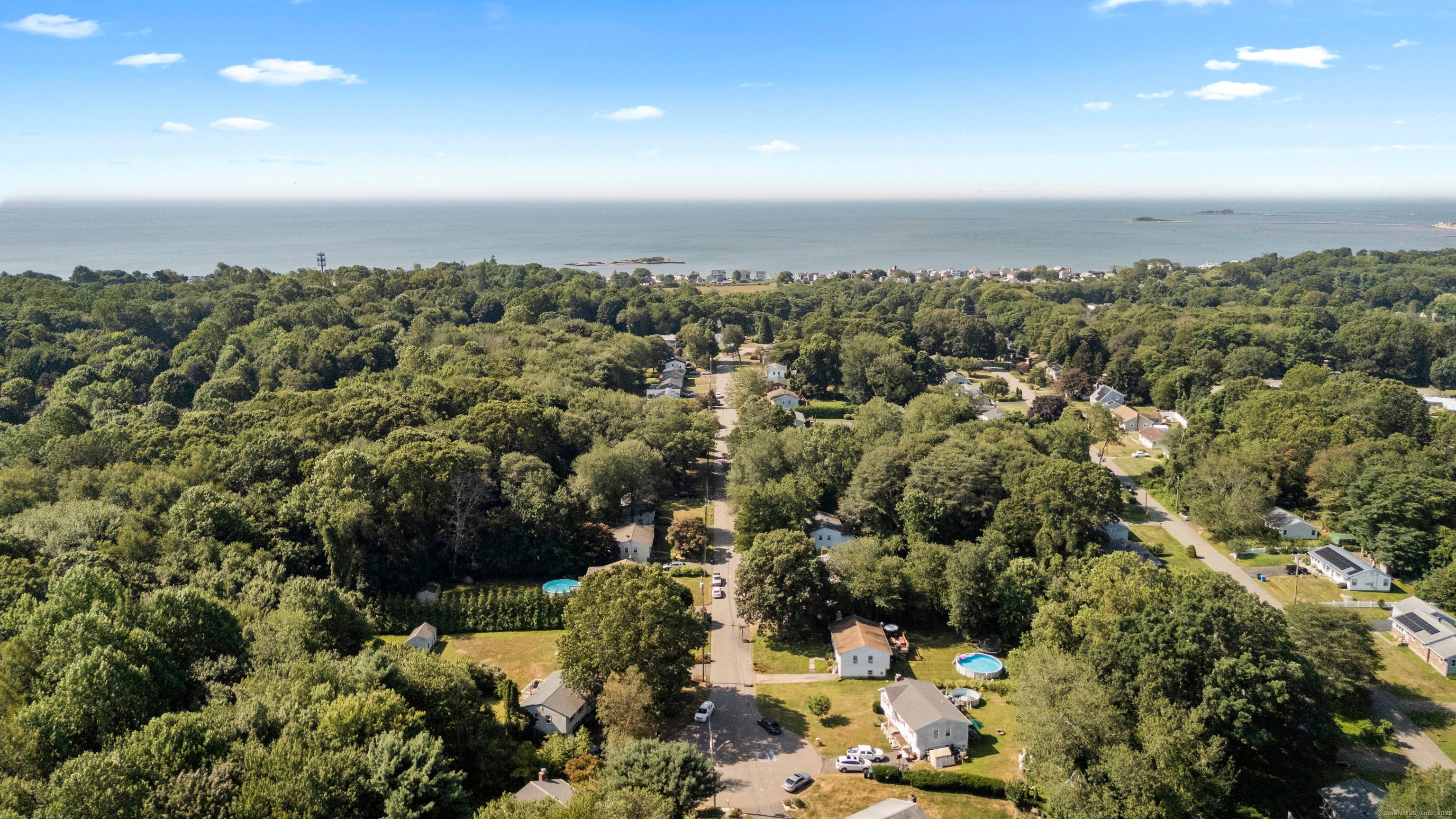Shoreline Living in Westbrook !
