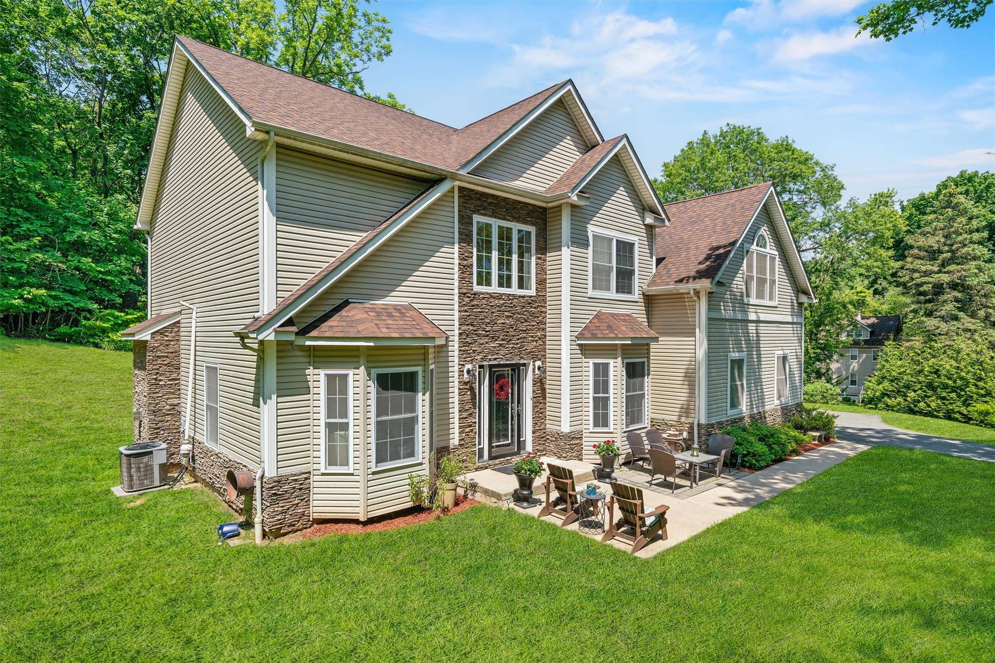 Custom Colonial in Prime Blauvelt Location !