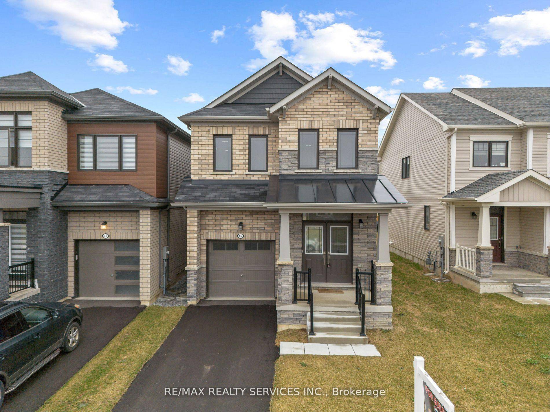 1898 SQ FT 4 Bedrooms Beautiful Park facing Home.