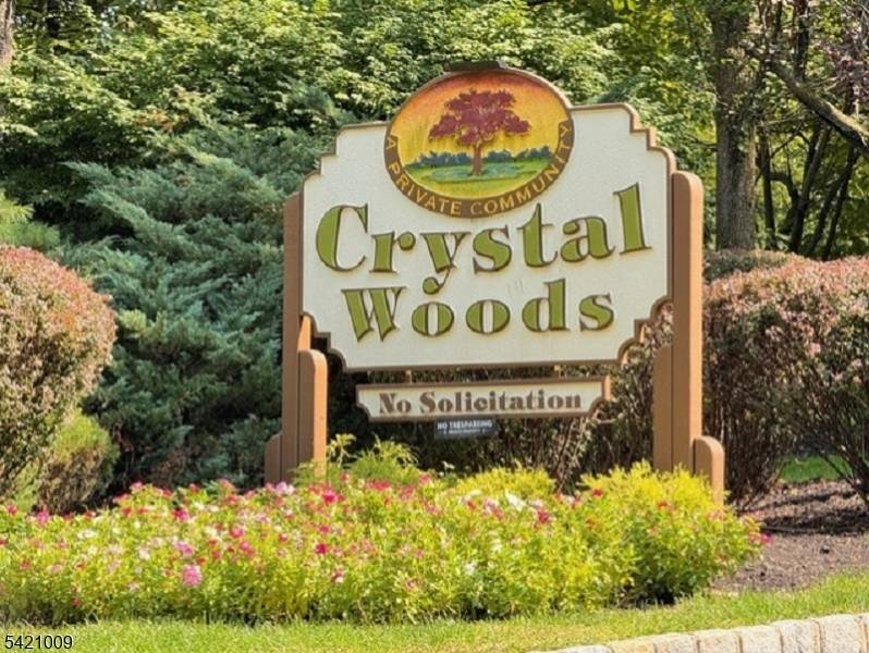 Freshly painted and featuring brand new wall to wall carpeting, this bright and inviting Ascot model is back and better than ever !