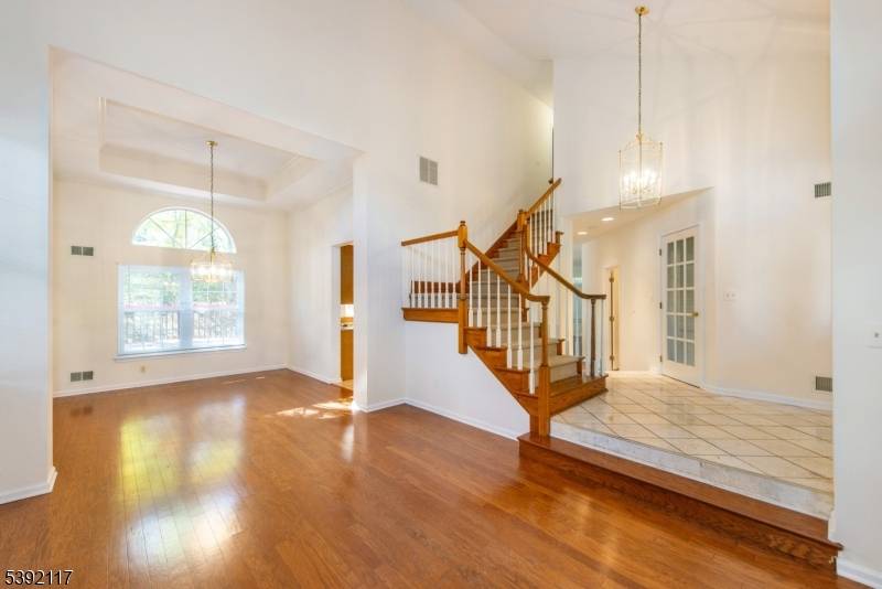 FRSHLY PAINTED 4 BR RENTAL IN THE HILLS OF BASKING RIDGE IN A CUL DE SAC LOCATION WITH BRAND NEW THERMAL WINDOWS, UPDATED KITCHEN, RENOVATED BATHROOMS AND A VERY PRIVATE ...