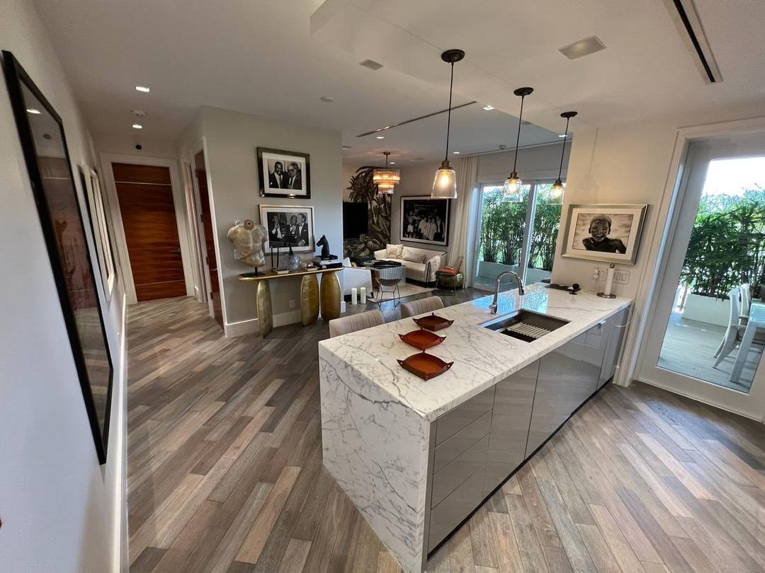 101 THIRTY SIX Condo New-Providence