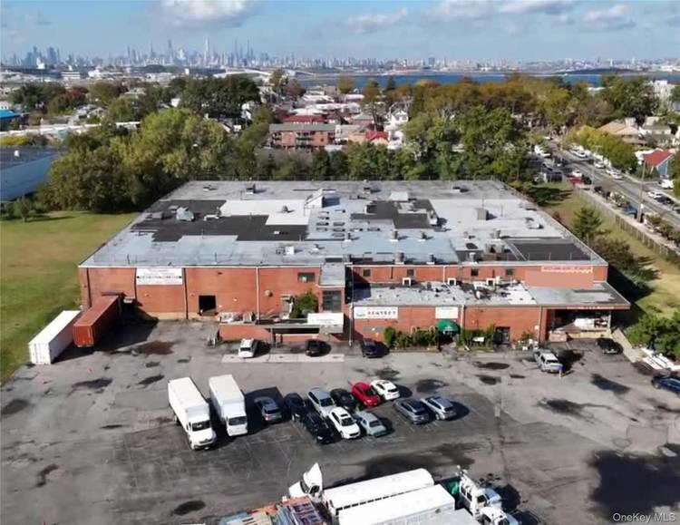 An exceptional warehouse opportunity in the heart of Flushing featuring 14, 000 square feet of versatile industrial space with ceiling heights of 14 feet and 22 feet with 3 loading ...
