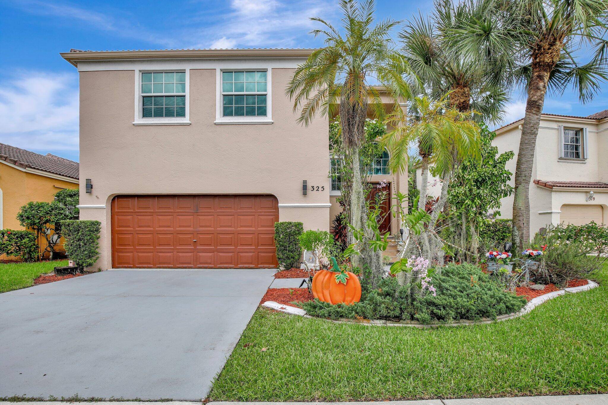 PRICED TO SELL ! ! ! Amazing location !