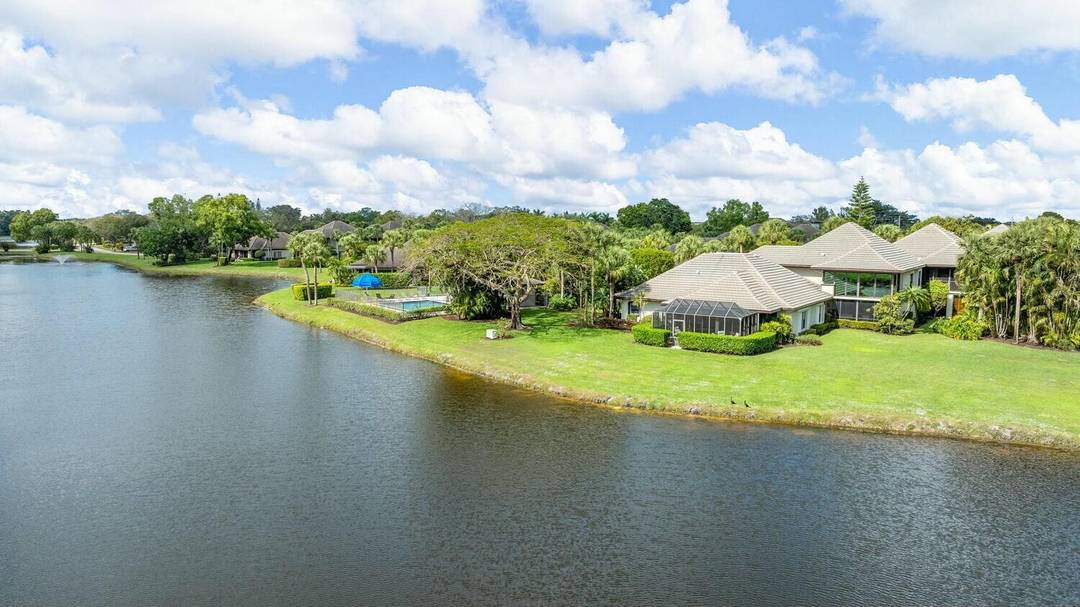 BRAND NEW CONSTRUCTION ! Completely transformed Meadow Brook end unit featuring 3 bedrooms and den, 3 full baths, plus a powder room.