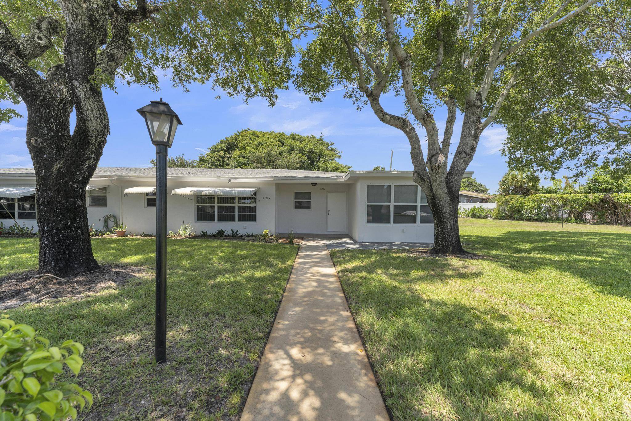 Pointe Overlook. This 55 and over community features a 1 bedroom, 2 half baths unit, nestled within a beautiful park like setting.