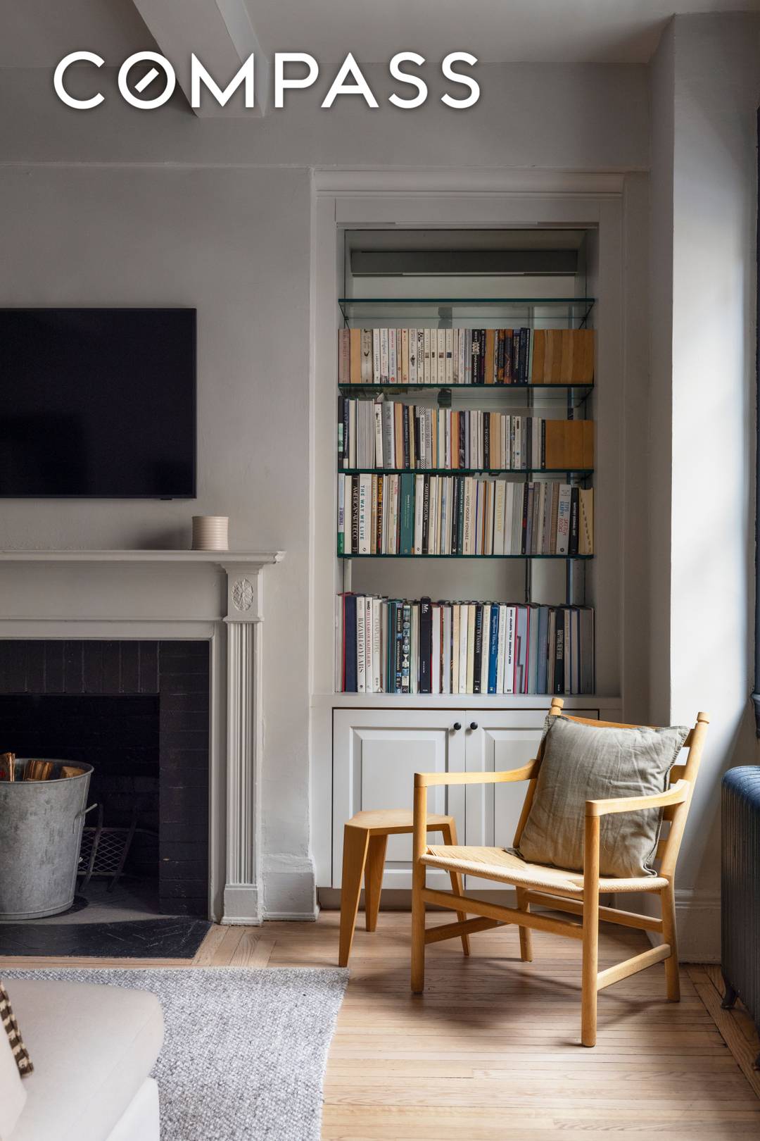 Featured in Dwell, Residence 3A at 264 Lexington Avenue is a stunning contemporary home that masterfully blends timeless elegance with modern sophistication.