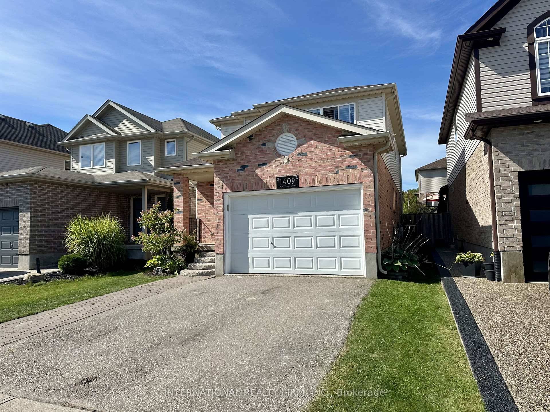 This lovely 3 bedrooms, 4 baths home is situated in the desirable Lackner Woods area of South East Kitchener.