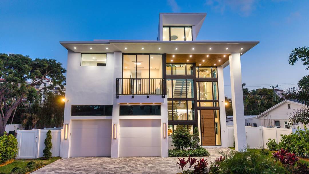In the prestigious Golden Triangle, a premier crown jewel district in the heart of Downtown Boca Raton, this brand new contemporary residence, developed by Yacov Development Group, epitomizes elegant Florida ...
