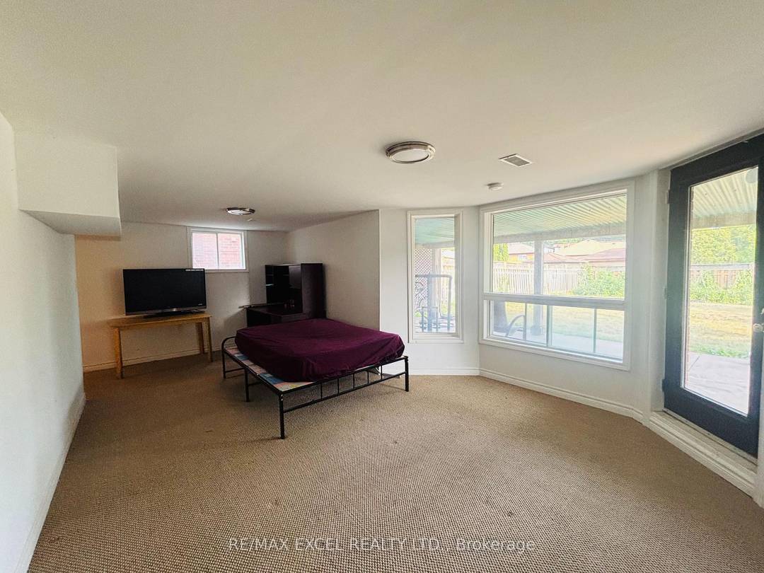 Welcome to this Prestigious Neighborhood Of Samac.