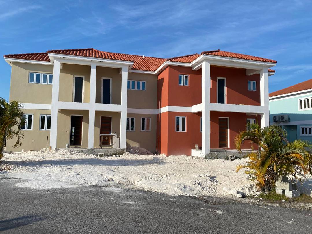 OLD JERUSALEM ROAD Triplex New-Providence