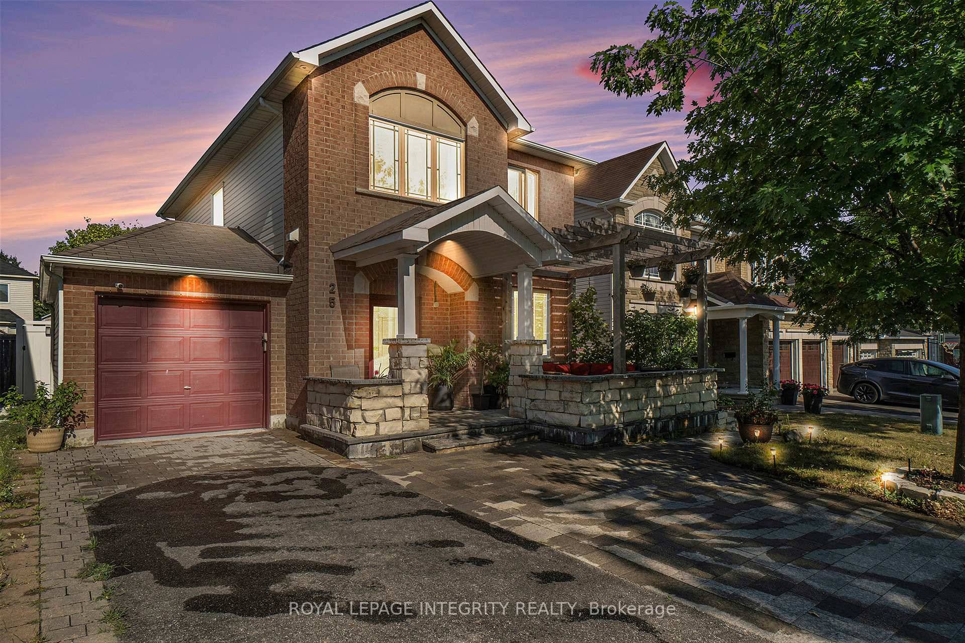 Your Dream Home Awaits in Barrhaven !