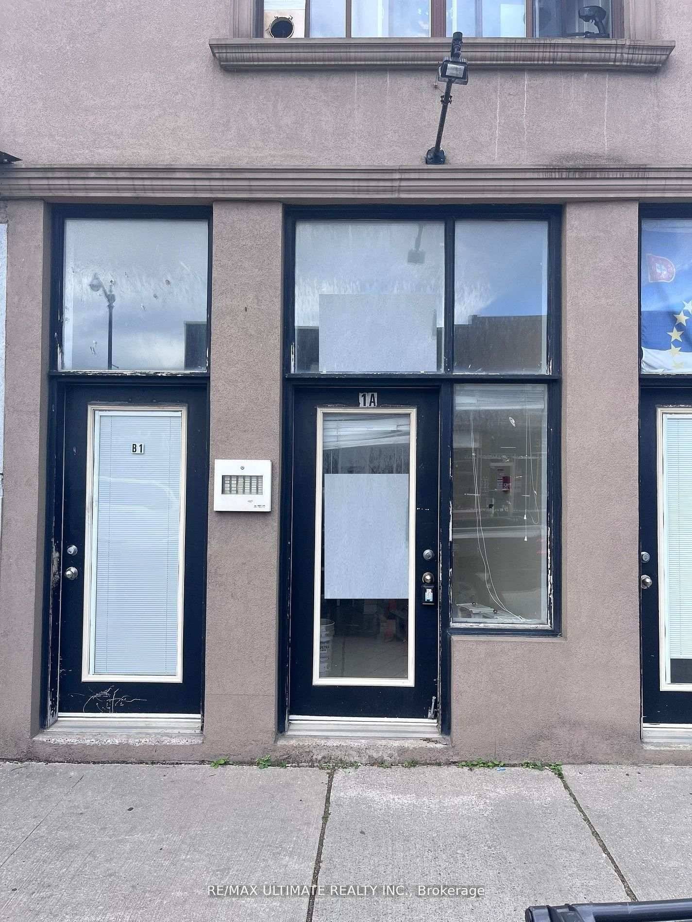 Charming Storefront Retail Office Space on Dundas Street West available for lease.