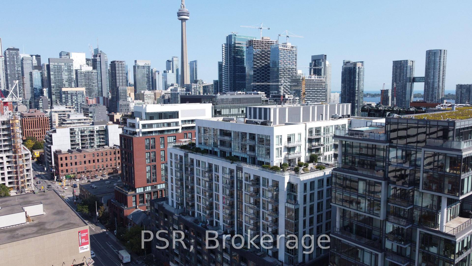 Stunning 1 Bedroom Den, Located In Trendy King West Fashion District.