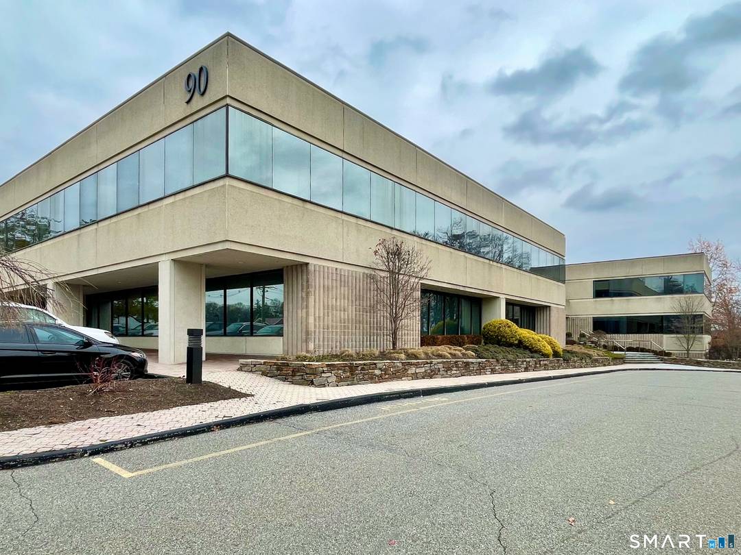 First floor executive office space of 2, 344 SF delivered either vacant, or with current lessee in place.