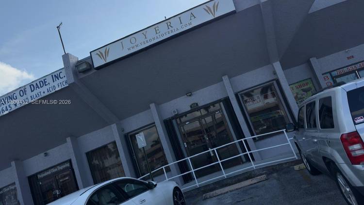 Prime Commercial Industrial Condo Warehouse in the Heart of Hialeah !