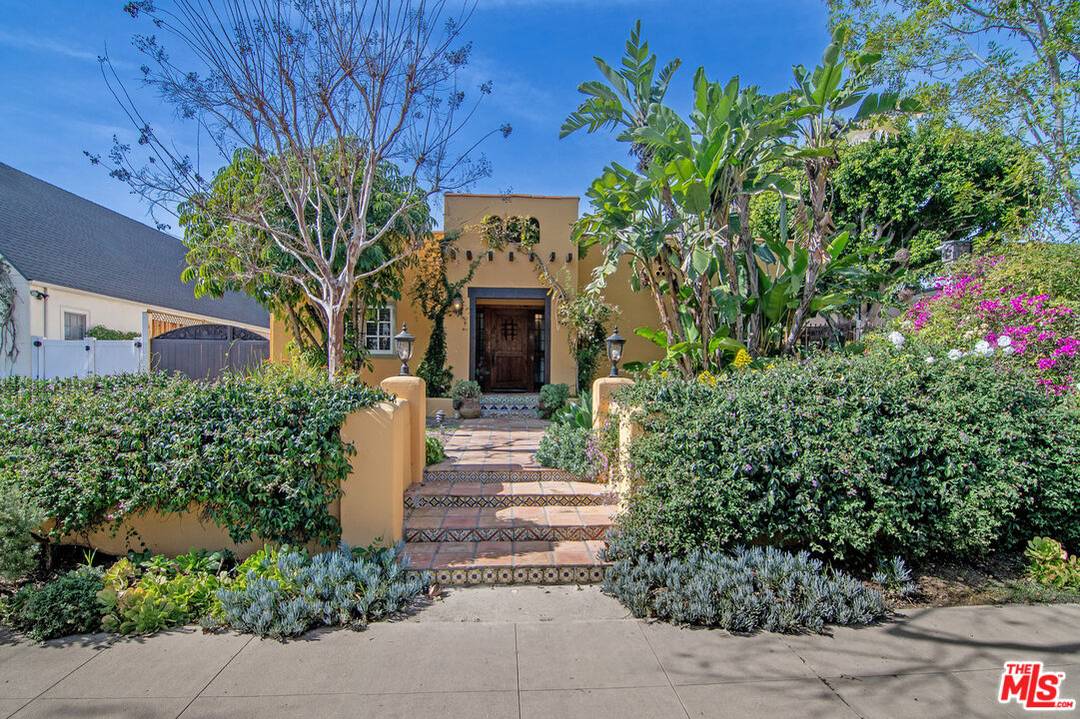 543  N Las Palmas Ave 3BR Mid Wilshire La