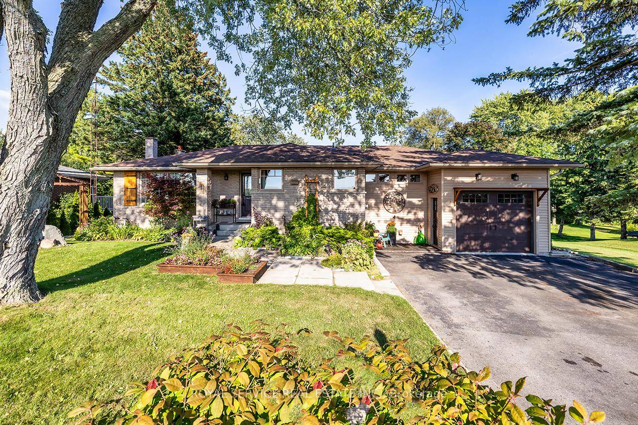 Welcome to this stunning country bungalow, a true retreat for nature lovers amp ; garden enthusiasts alike.