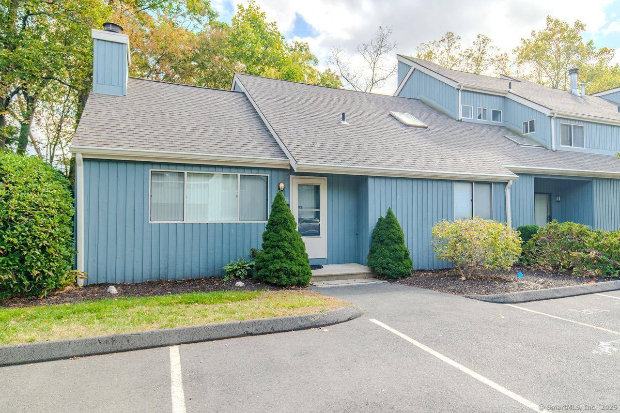 Rare End Unit Opportunity in Sought After Sunwood Condominiums !