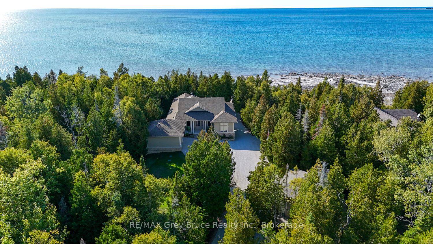 Breathtaking views, quality craftsmanship, and true pride of ownership !