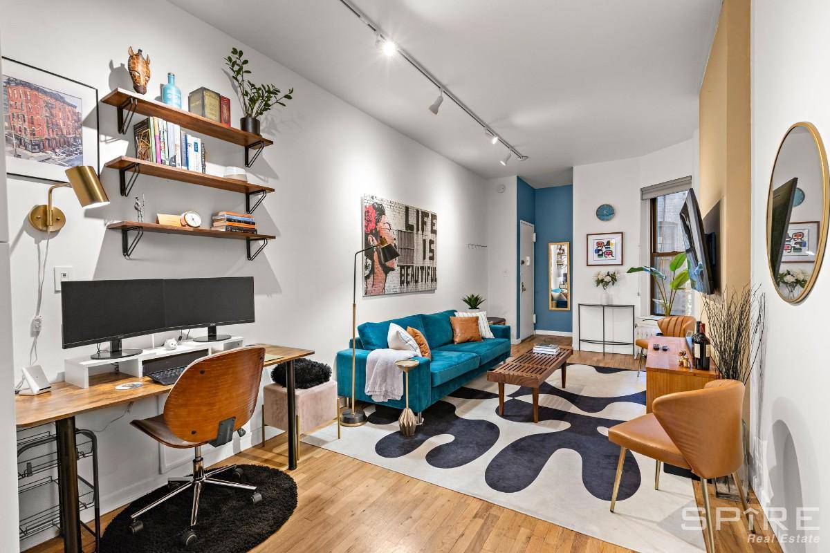 This quintessential Manhattan one bedroom apartment is just one easy flight up in a classic walk up building in the heart of Chelsea.