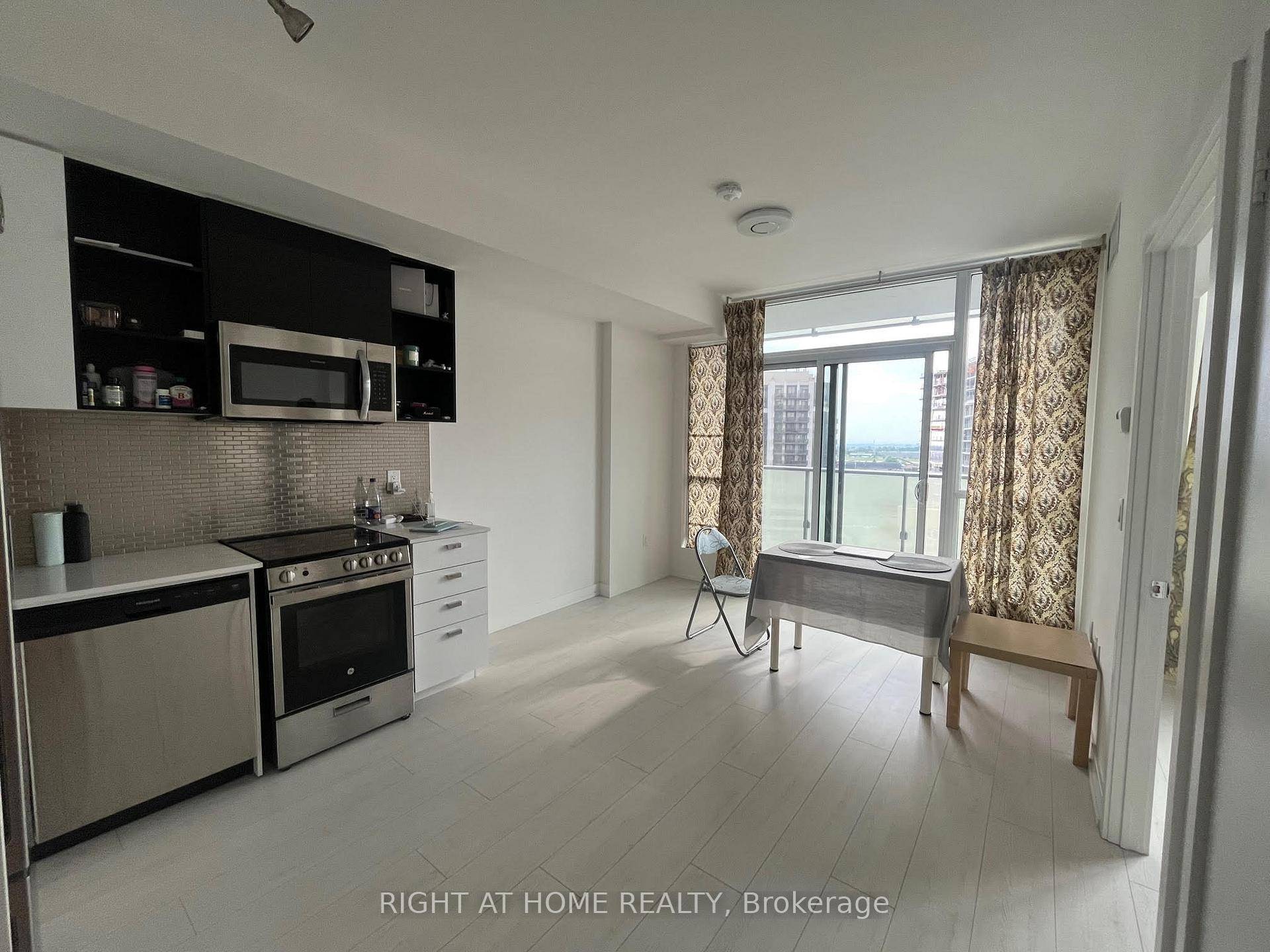 Spacious And Bright 1 Bedroom 1 bath Unit In beautiful Avro Building.