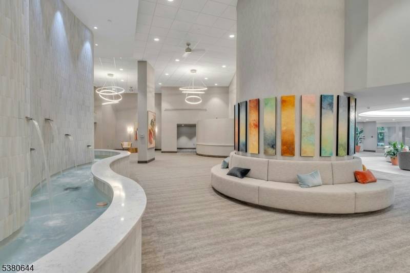 WELCOME HOME TO THIS BEAUTIFULLY RENOVATED 2 BEDROOM, 2 BATH CONDO IN THE CROWN VIEW MANOR COMPLEX OFFERING A LIFESTYLE OF LUXURY WITH AMENITIES INCLUDING VALET PARKING, A 24 HR ...