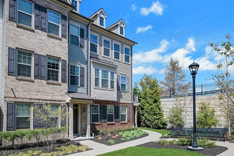 END UNIT NORTH EAST FACING ENTRANCE NEWER 2019 CONSTRUCTION TOWNHOME.