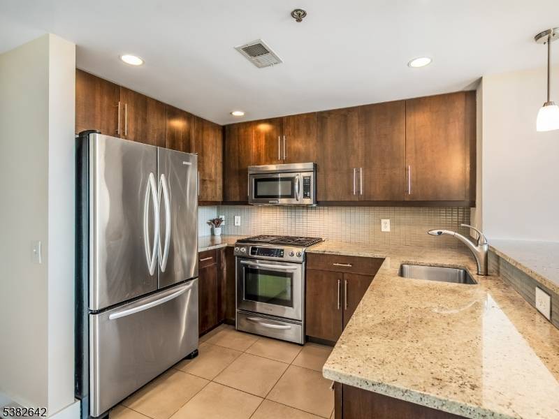 Welcome to MetroStop Hoboken's premier luxury condominium community where style, convenience, and modern amenities come together for an exceptional living experience.