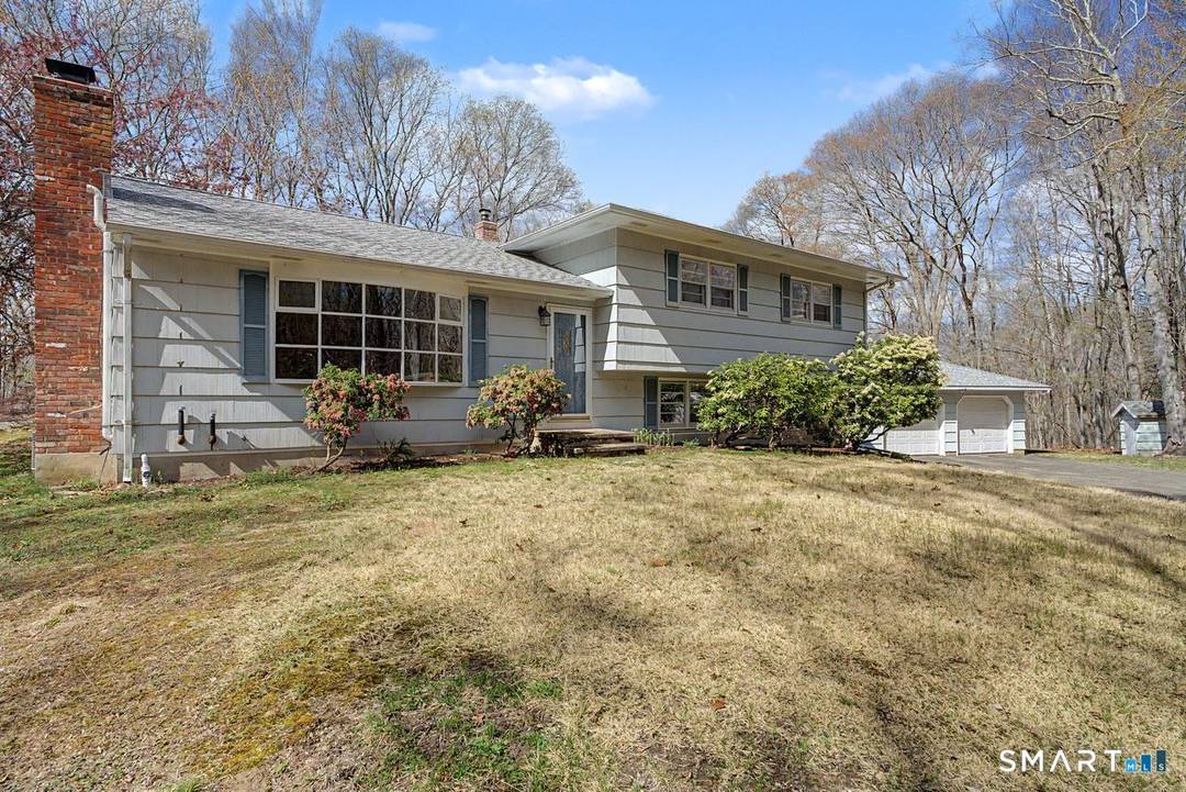 Your private retreat awaits in one of Killingworth's most desirable areas.