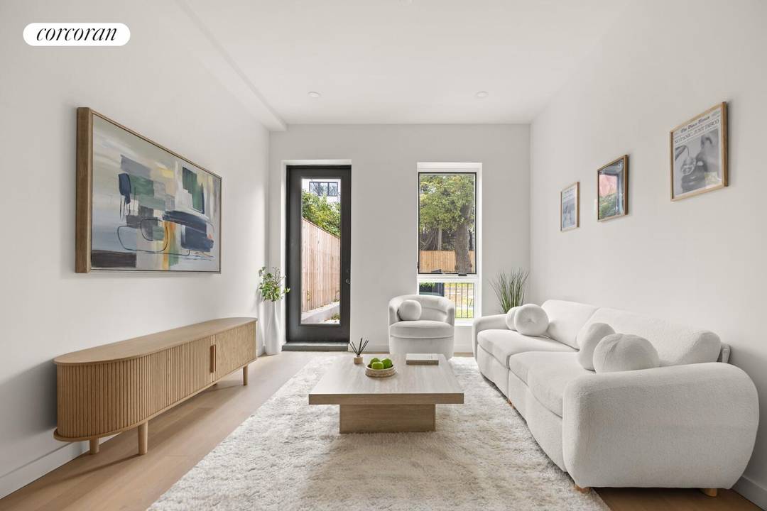 Welcome to Residence 1R at 48 Stanhope Street a beautifully designed 1 bedroom, 1.