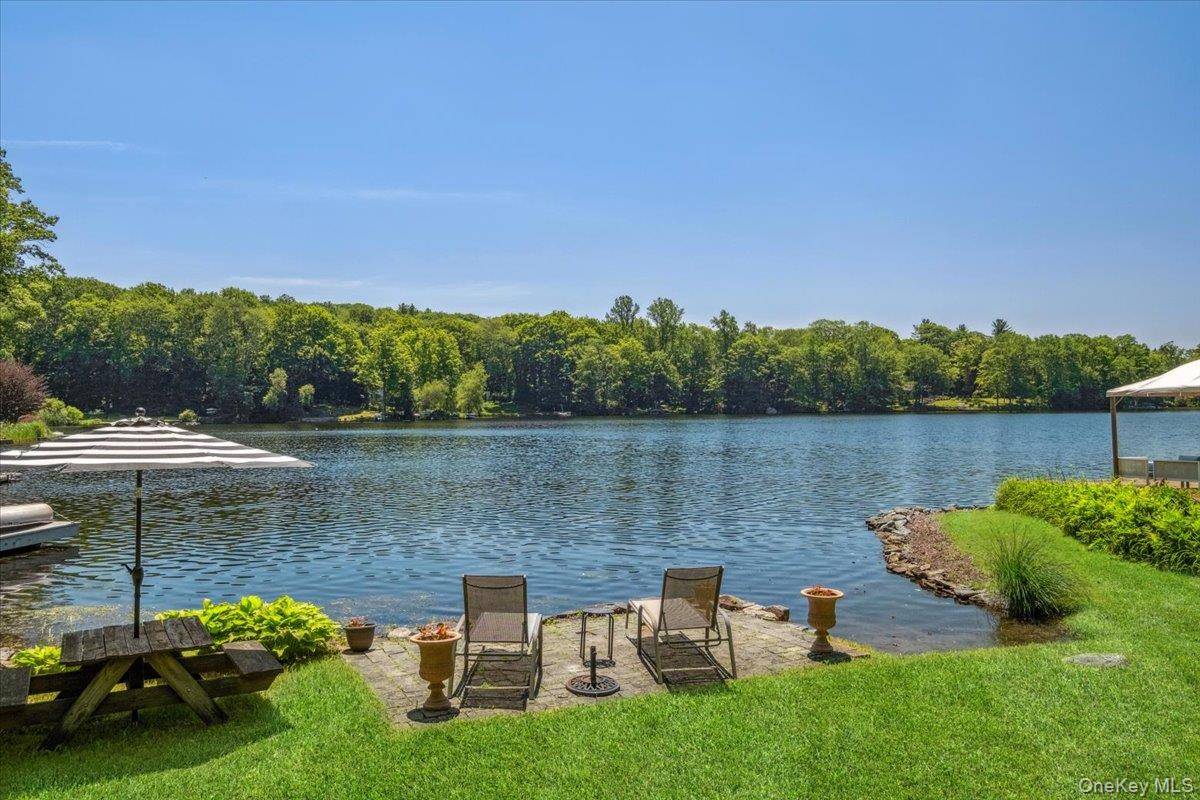 LAKEFRONT DREAM HOME ! Resting in the serene countryside of picturesque Putnam Valley just one hour north of NYC you ll discover your own private slice of paradise.