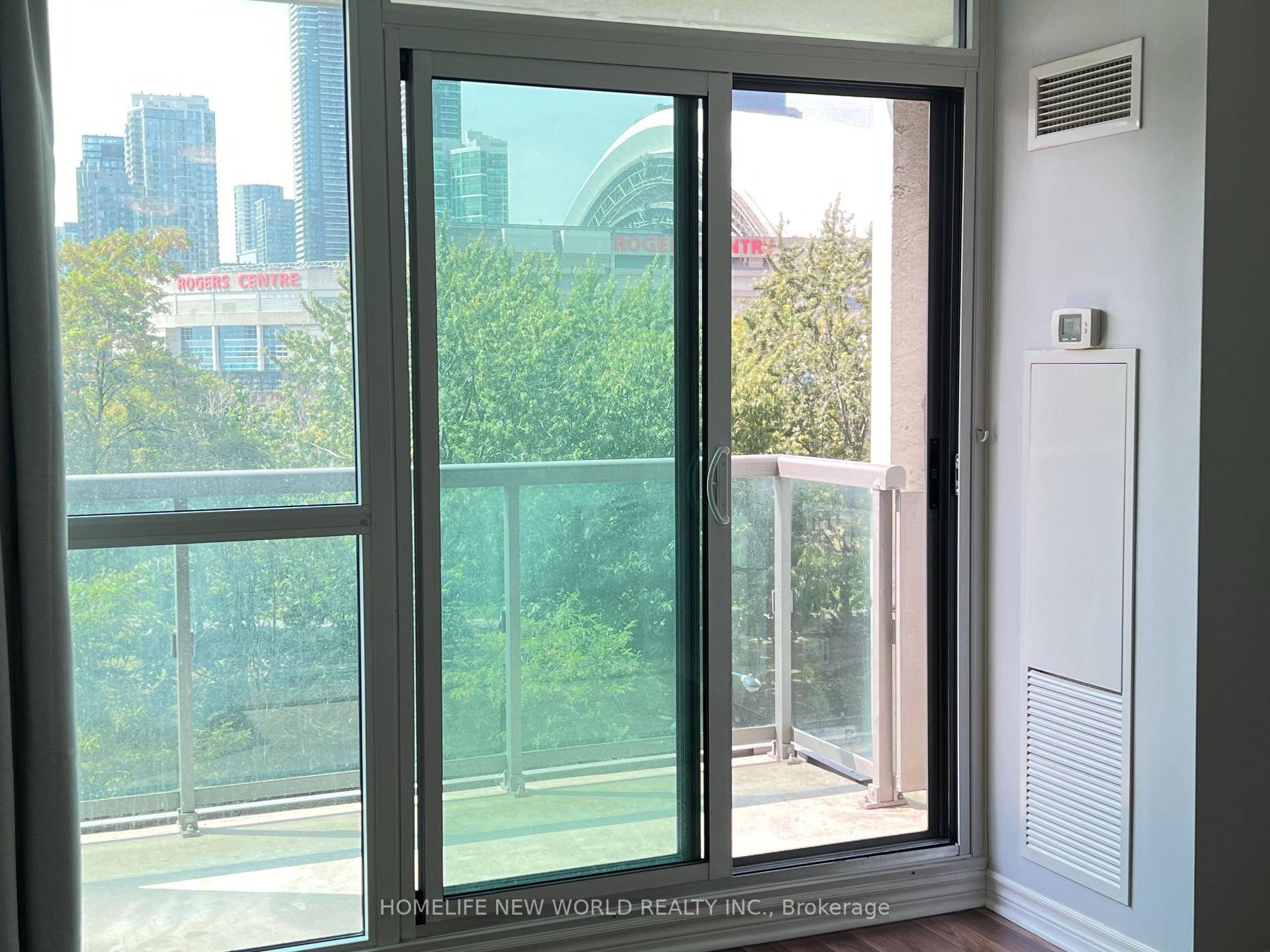 Welcome to this Bright amp ; Spacious 1 Bedroom Plus Den Plus Parking amp ; Locker With Unobstructed Views of CN Tower Rogers Centre amp ; Roundhouse Park.