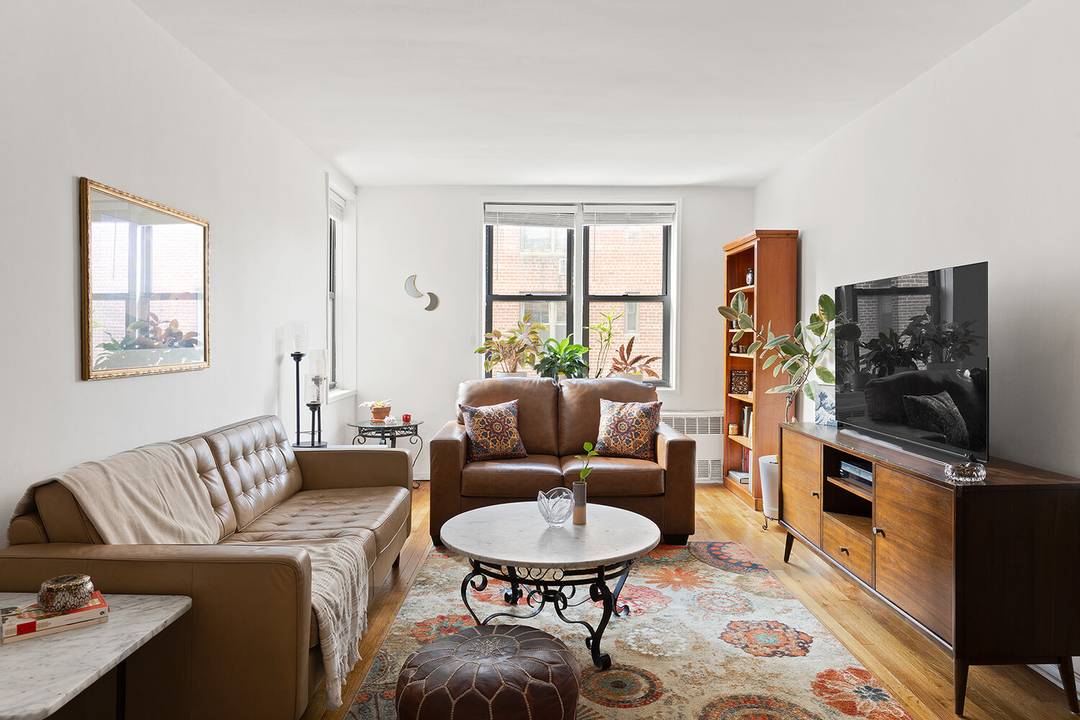 Big, bright, and beautifully laid out 2 bedroom, 1.