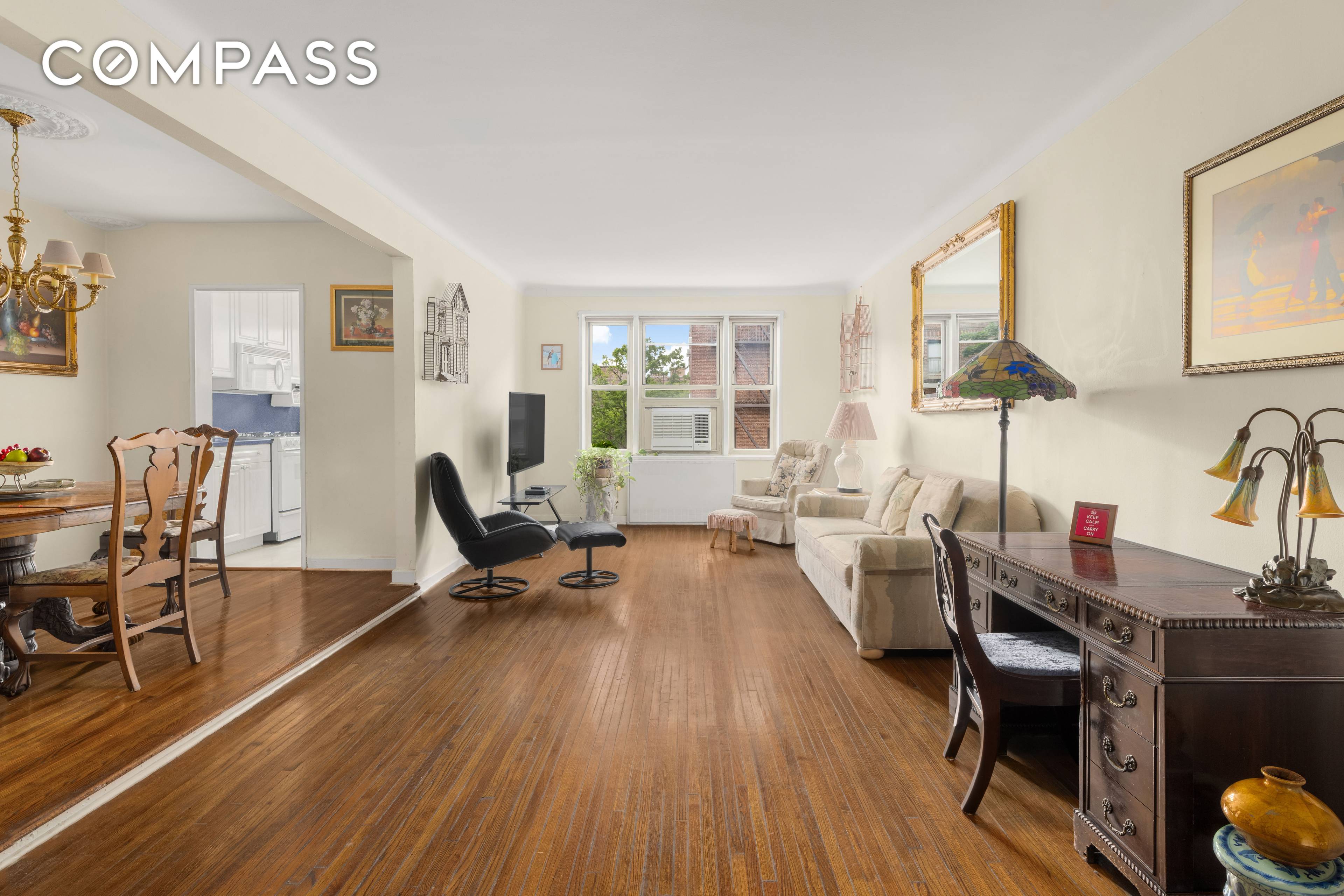 A true 2 Bedroom, 1 Bath has come on the market !