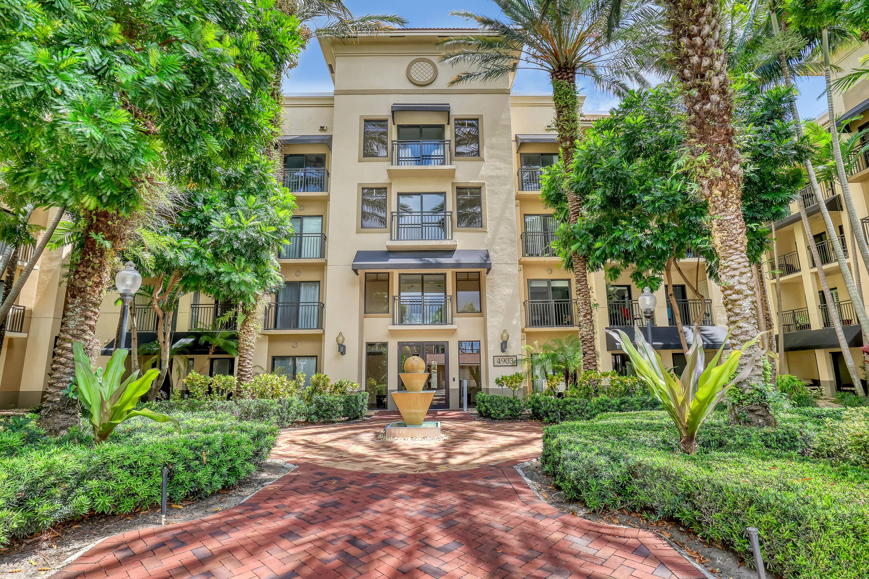 Welcome to Midtown at Palm Beach Gardens where luxury, convenience, and lifestyle meet.