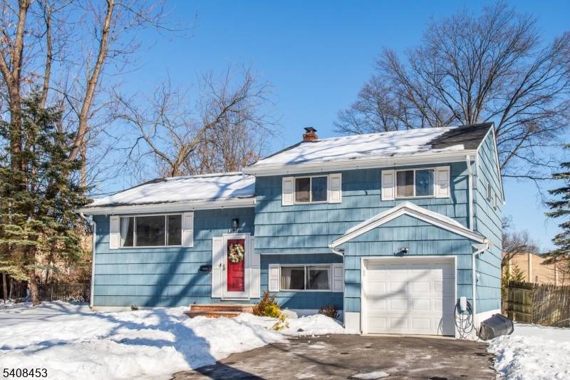 BACK ON THE MARKET ! BUYERS COULD NOT PERFORM.