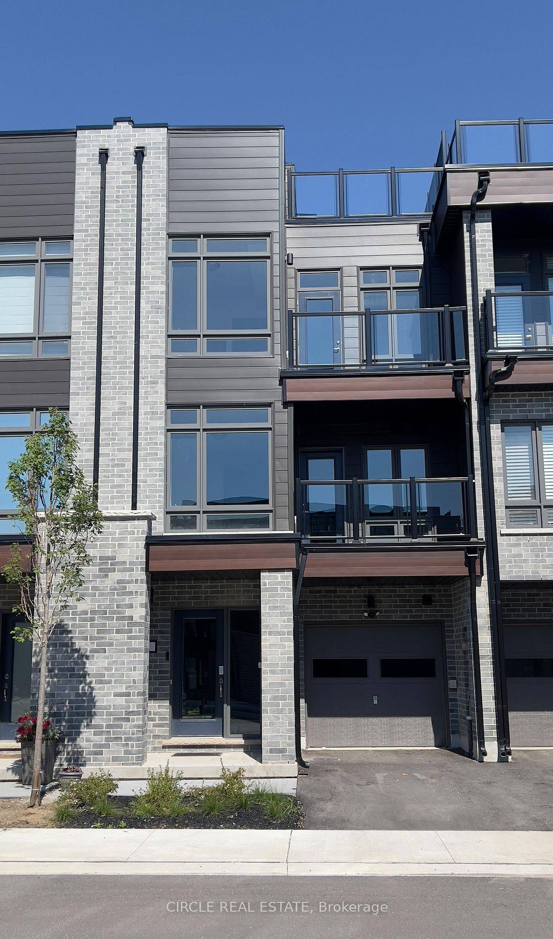 Welcome to this beautifully built townhouse 2024, this modern 3 level townhouse offers 2 bedrooms and 3 bathrooms Welcome to this beautifully built townhouse 2024, this modern 3 level townhouse ...