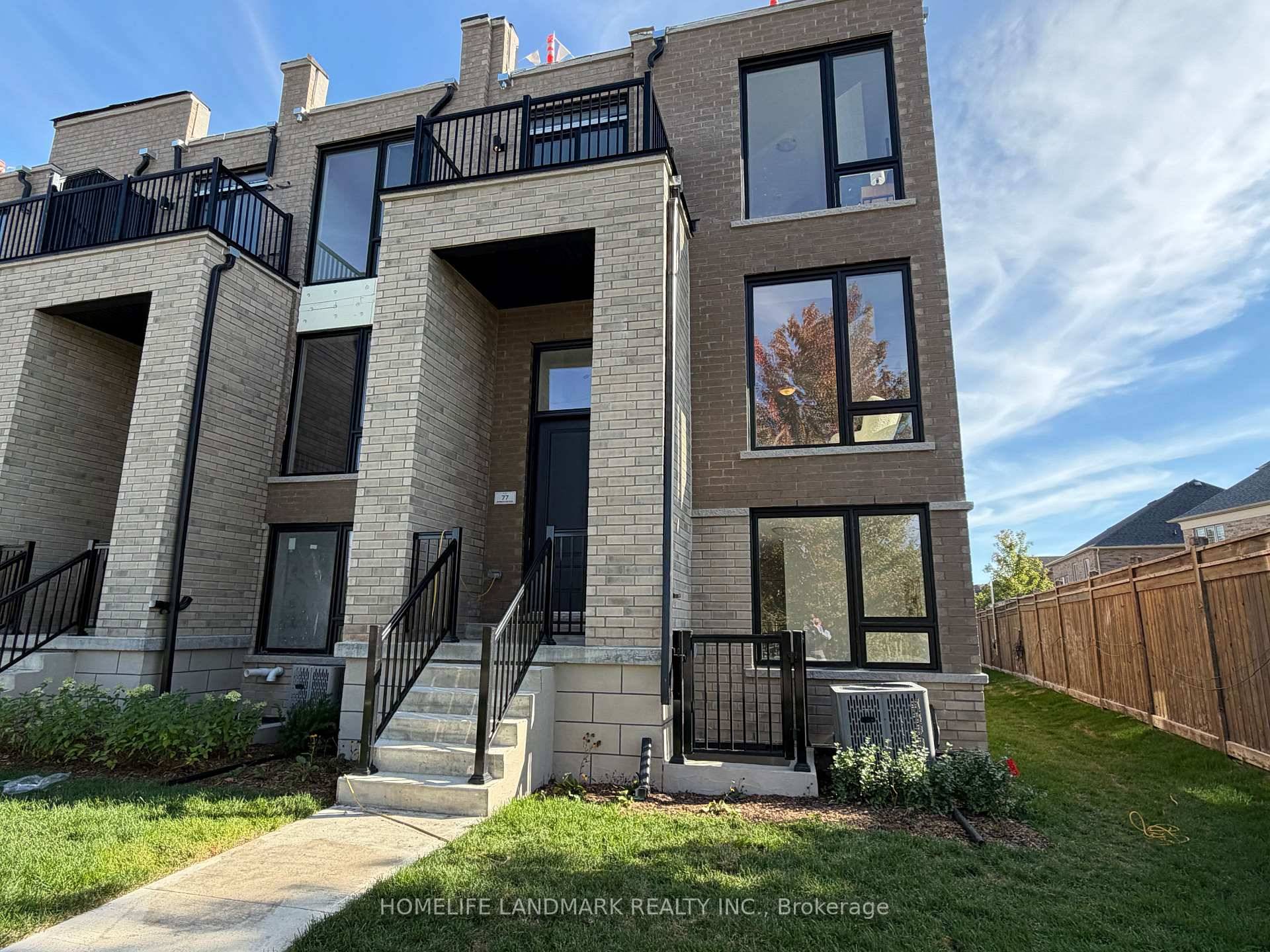 Brand New Freehold Townhome At Jefferson Heights In Richmond Hill !