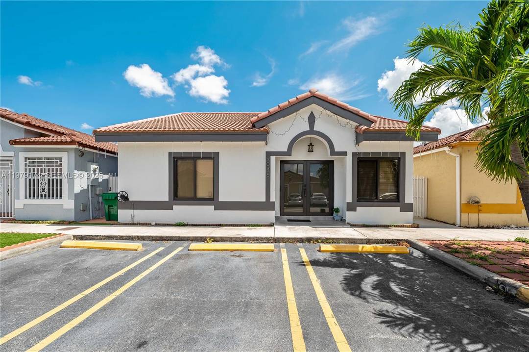 Turnkey Remodeled Home in Hialeah Gardens !
