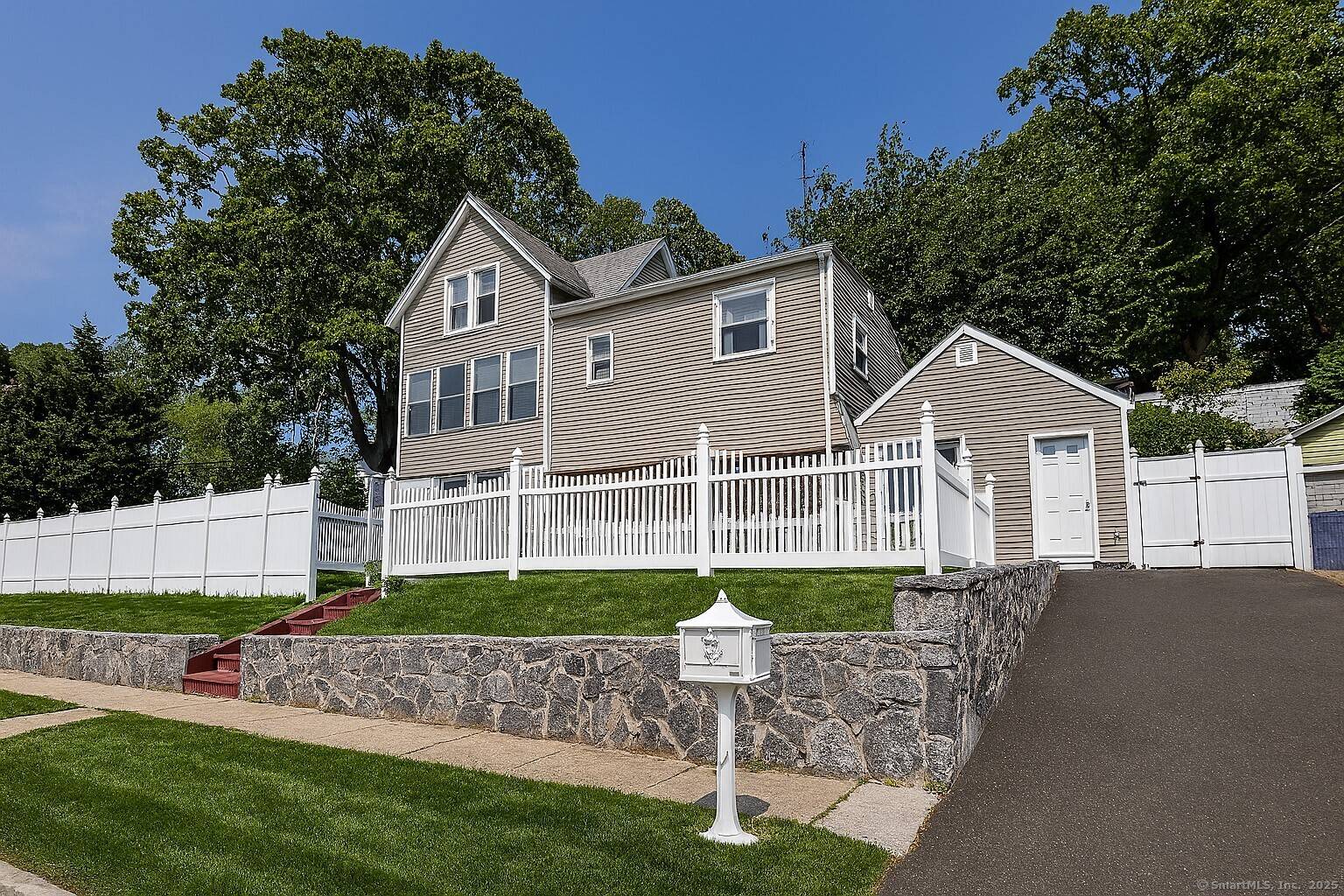 Nestled on a quiet street in Fairfield's Tunxis Hill neighborhood, this spacious 4 bedroom residence offers comfort, and convenience.
