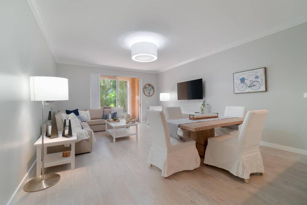 Spectacular, newly renovated townhouse in the premier apartment community of Wellington.