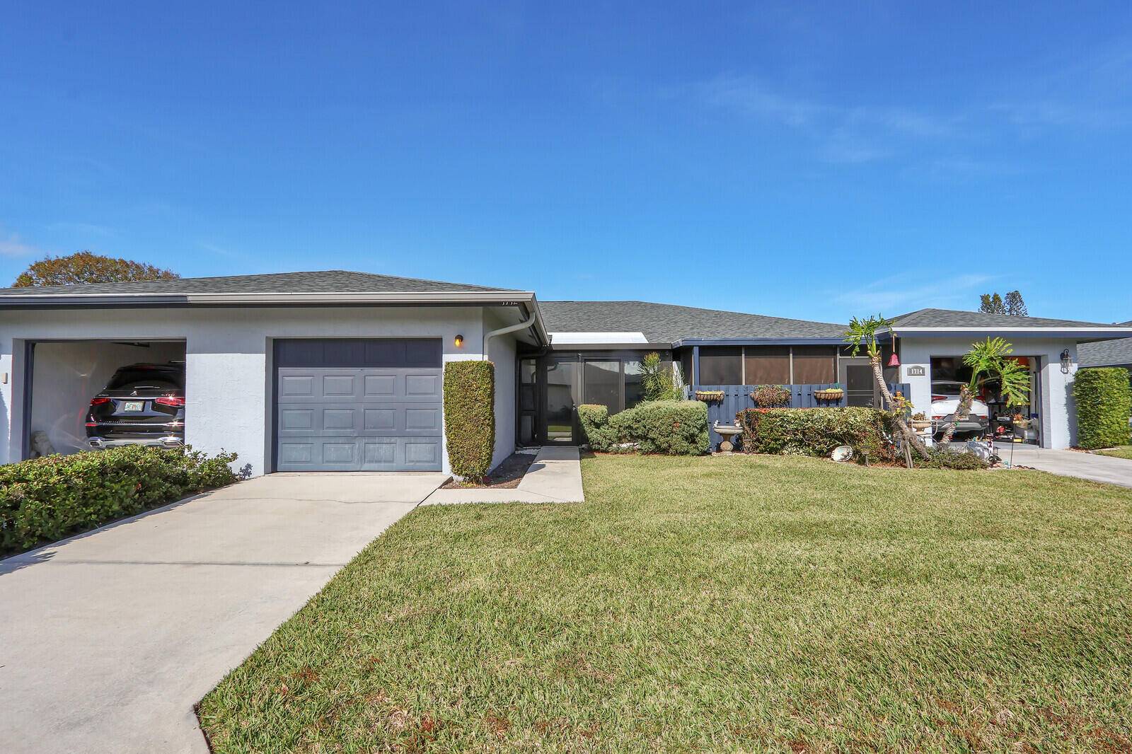 Beautiful 2 Bedroom, 2 Bathroom, one story villa located in the sought after community of The Savannahs !