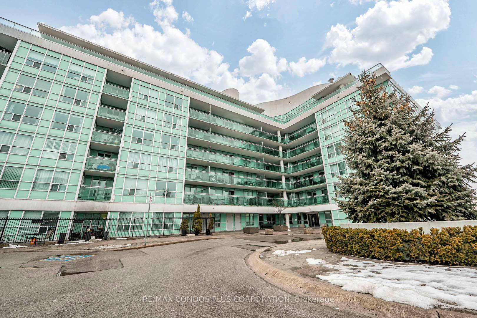 Bright and Spacious 2 1 bedroom suite with parking and locker balcony 674 sq.