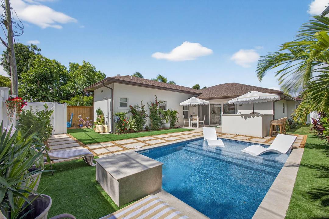 Welcome to refined historic charm paired with modern luxury in the heart of West Palm Beach s coveted Old Northwood historic neighborhood.