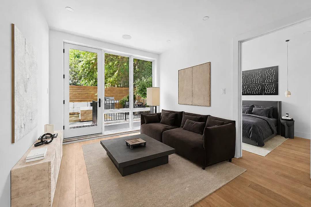 Sponsor Concessions 1 Year Paid CC and of RET for Full Ask Offers Welcome to 1019 Hancock Street, a boutique eight unit new development condominium in Bushwick.