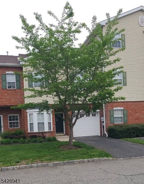 This gorgeous 3BR, 2. 5Ba townhome in the coveted Hunting Meadows Comm.
