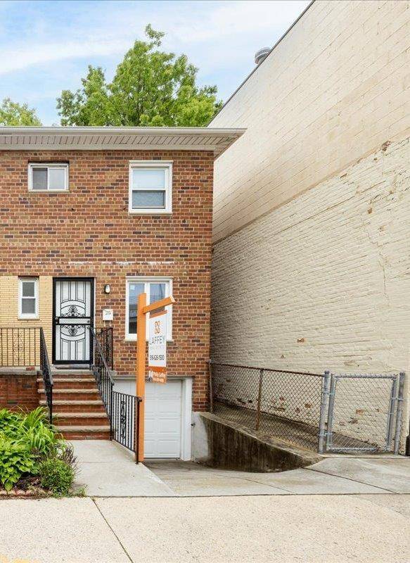 Welcome to 25 33 Francis Lewis Boulevard, Whitestone.